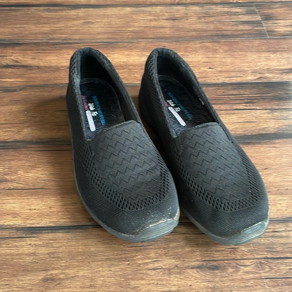 Sketchers Wide Fit Air-Cooled Memory Foam flats